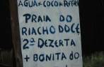 Placas indicativas de Riacho Doce, fronteira da Bahia, em Itaúnas - ES
